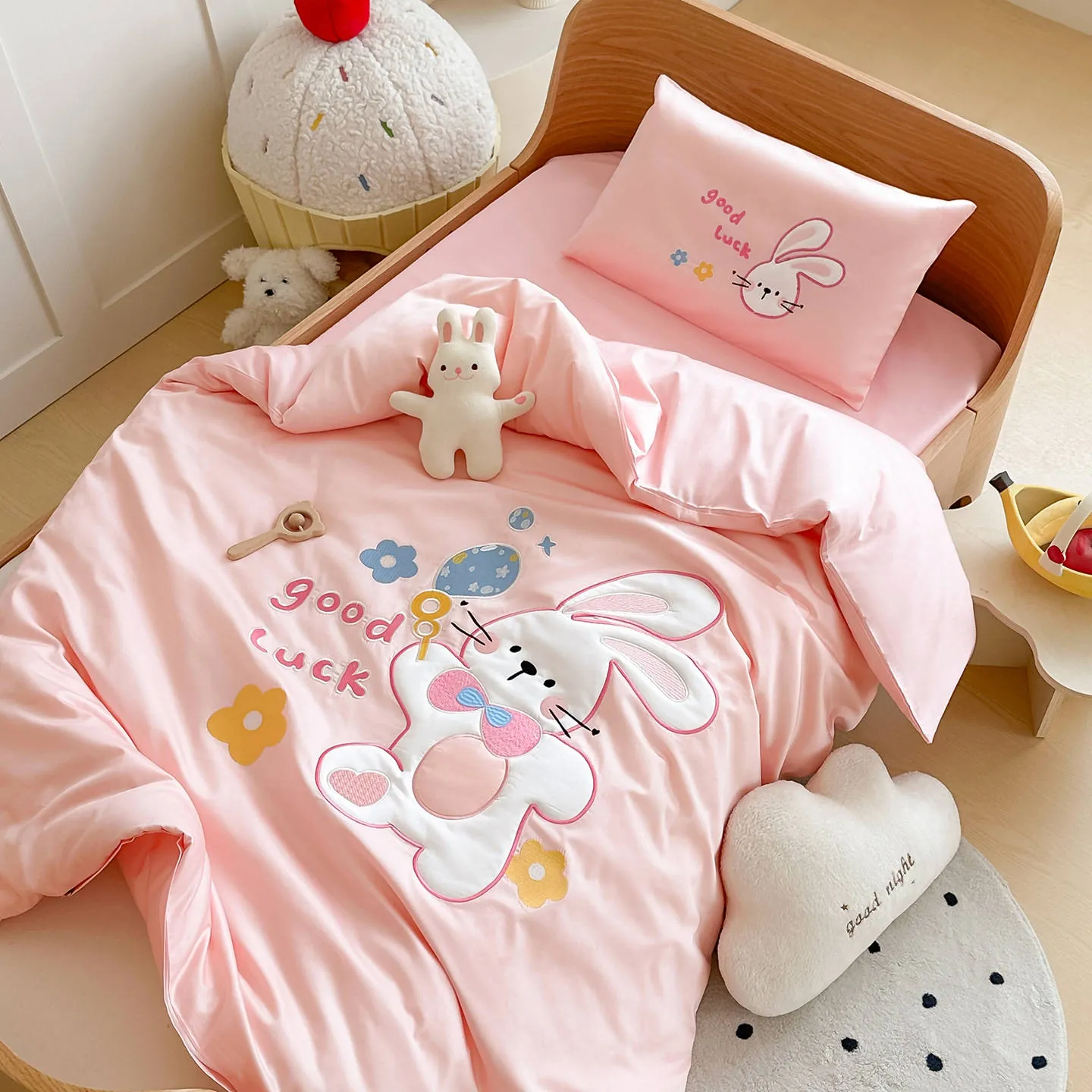 High-Count Long-Staple Cotton Embroidered Bedding Set