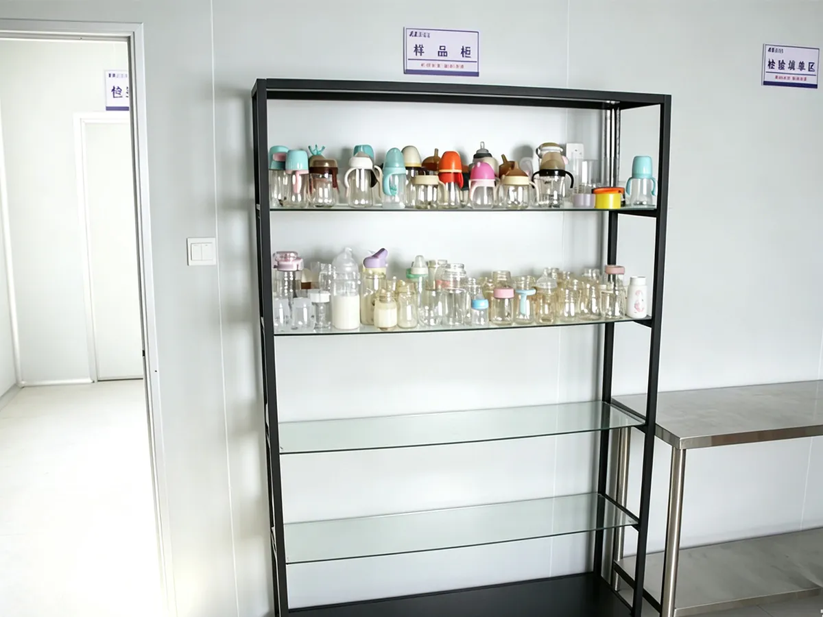 Sample retention room